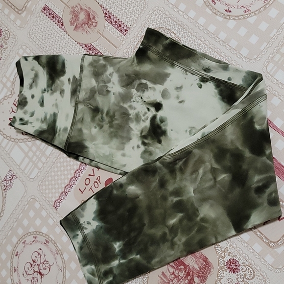 Lululemon Align Crop 21 - Picture 5 of 8